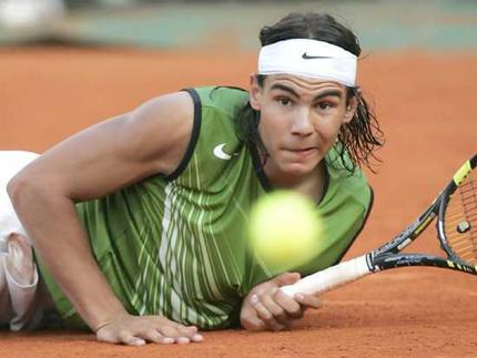 Rafael Nadal, ATP #1, falls and misses the ball...